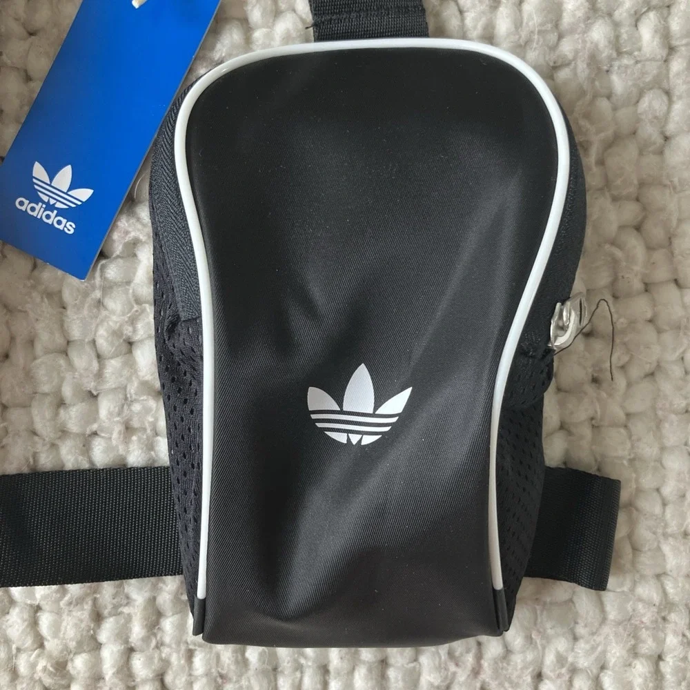 NEW‎ Adidas Adicolor Sling Bag Compact Crossbody Bag Adjustable Strap MSRP $30